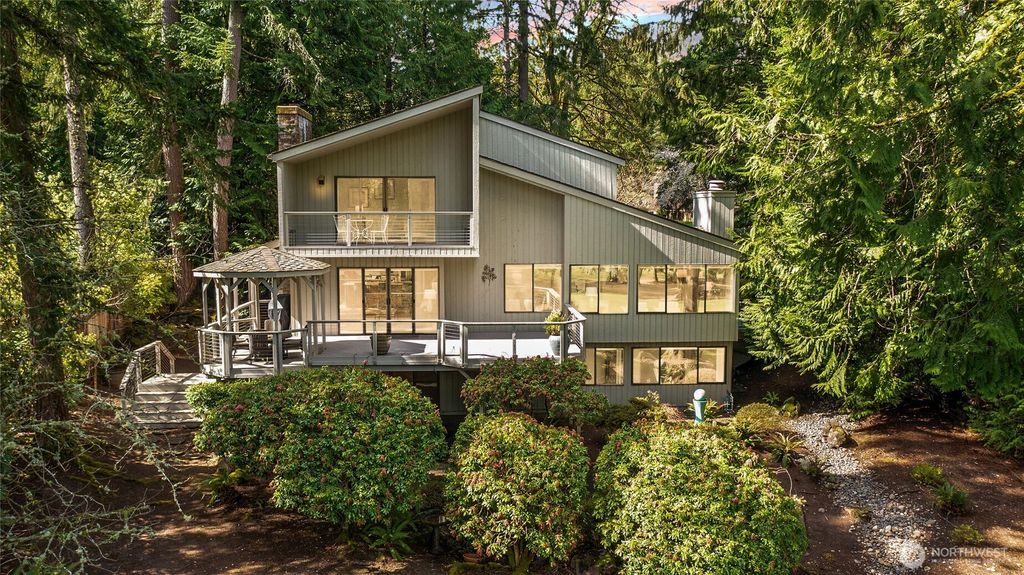 Photo of 2310 216th Place NE, Sammamish, WA 98074 (MLS # 2340345)