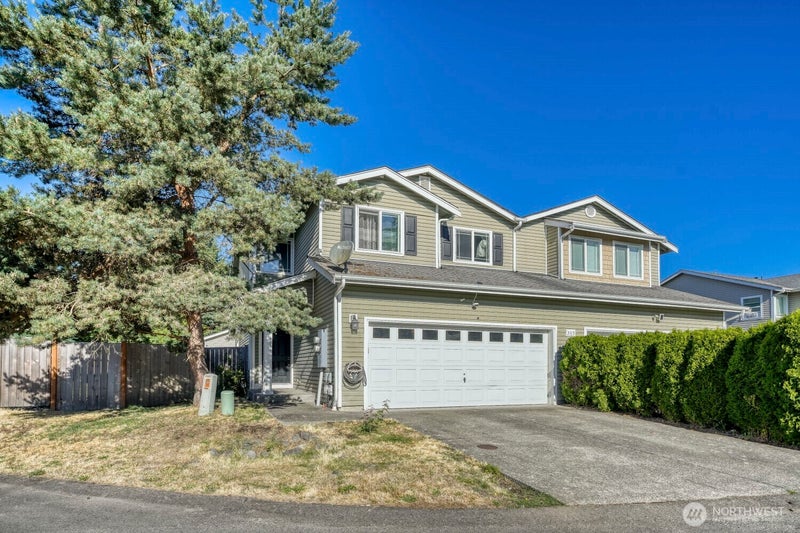 303 Pike Street SE 102