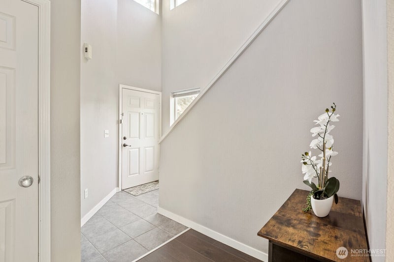 303 Pike Street SE 102