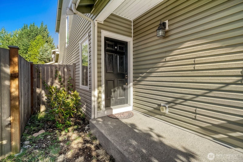 303 Pike Street SE 102