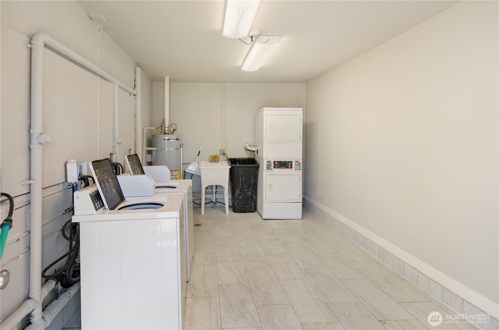 2054 Roosevelt Avenue