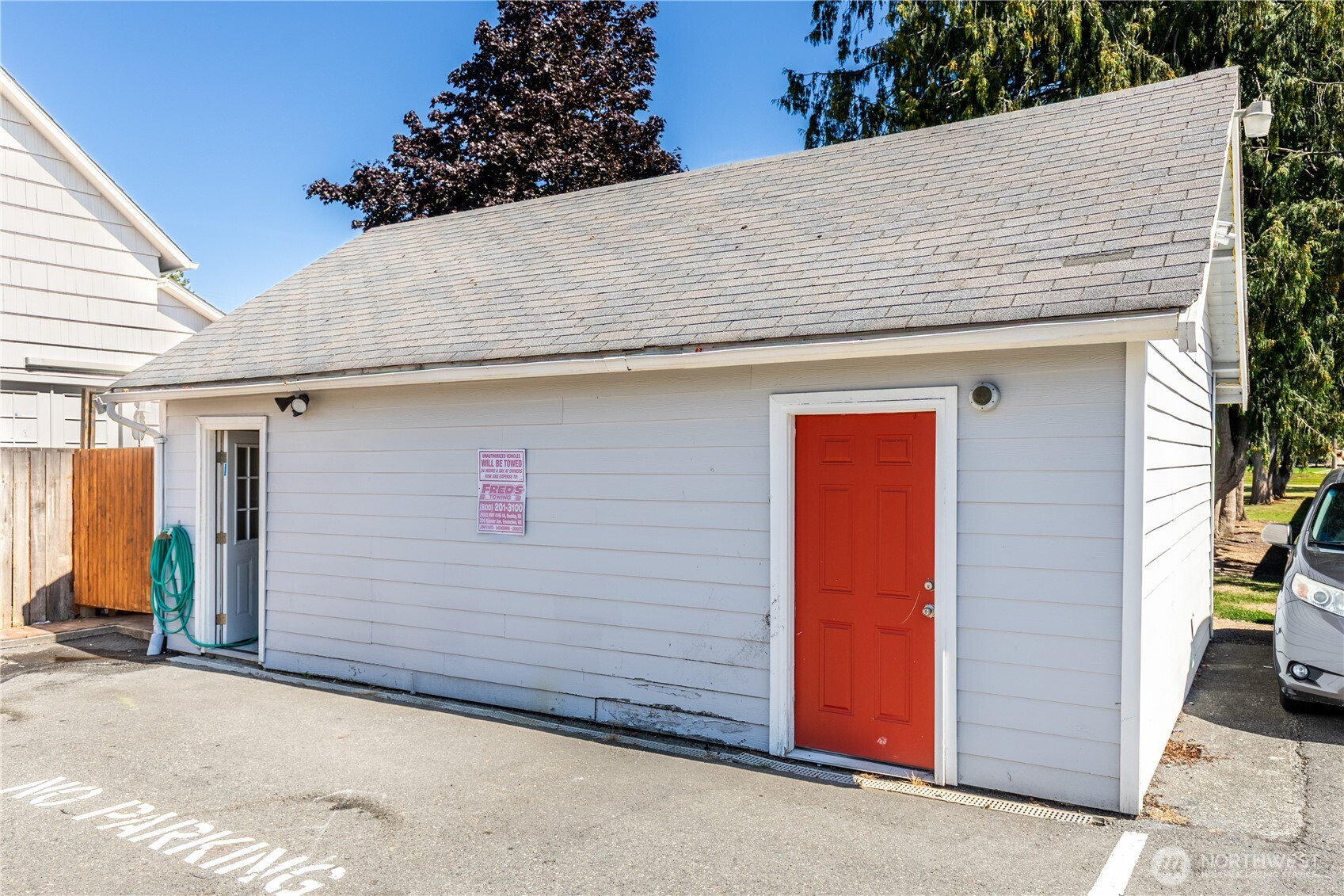 2054 Roosevelt Avenue