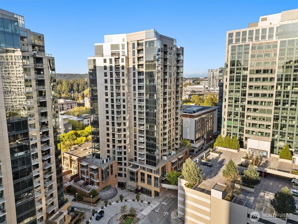 Photo of 10650 NE 9th Place #927, Bellevue, WA 98004 (MLS # 2363329)