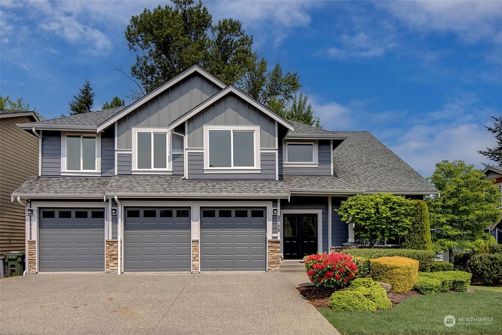 Photo of 4708 NE 2nd Court, Renton, WA 98059 (MLS # 2068811)