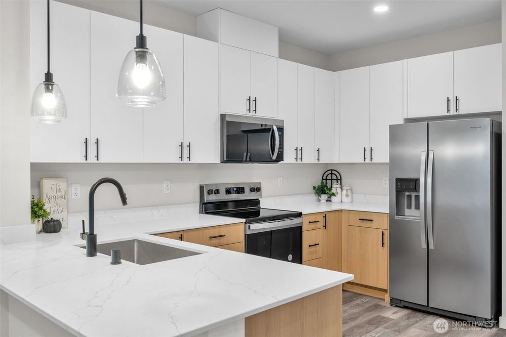 Photo of 15613 Admiralty Way #B1, Lynnwood, WA 98087 (MLS # 2486352)