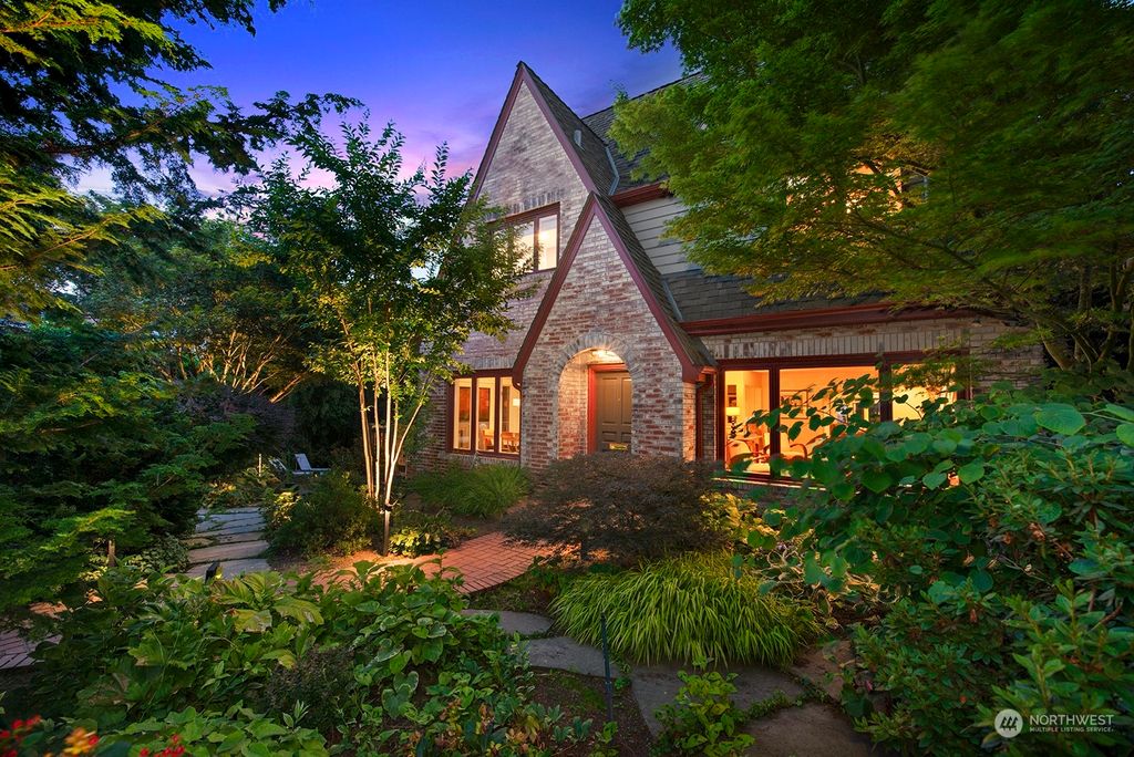 Photo of 1406 McGilvra Boulevard E, Seattle, WA 98112 (MLS # 2329230)