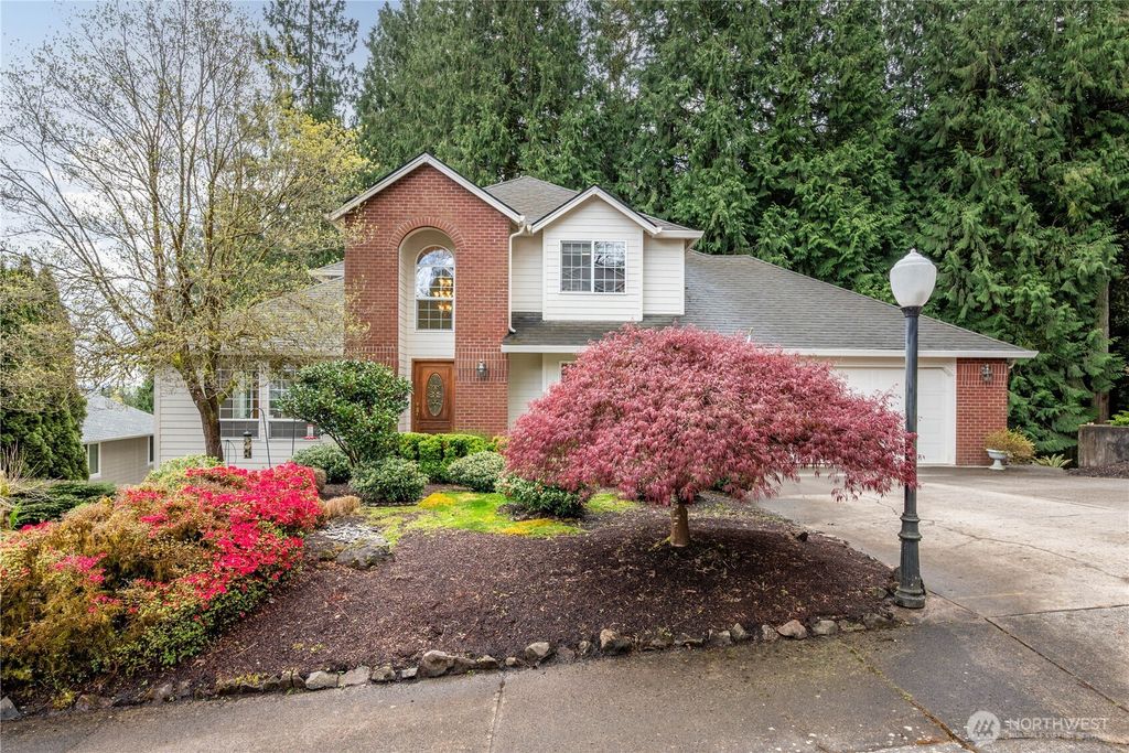 Photo of 239 W St. James Pl, Longview, WA 98632 (MLS # 2508753)