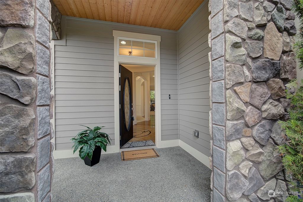 Photo of 729 S 37th Street, Renton, WA 98055 (MLS # 2209581)