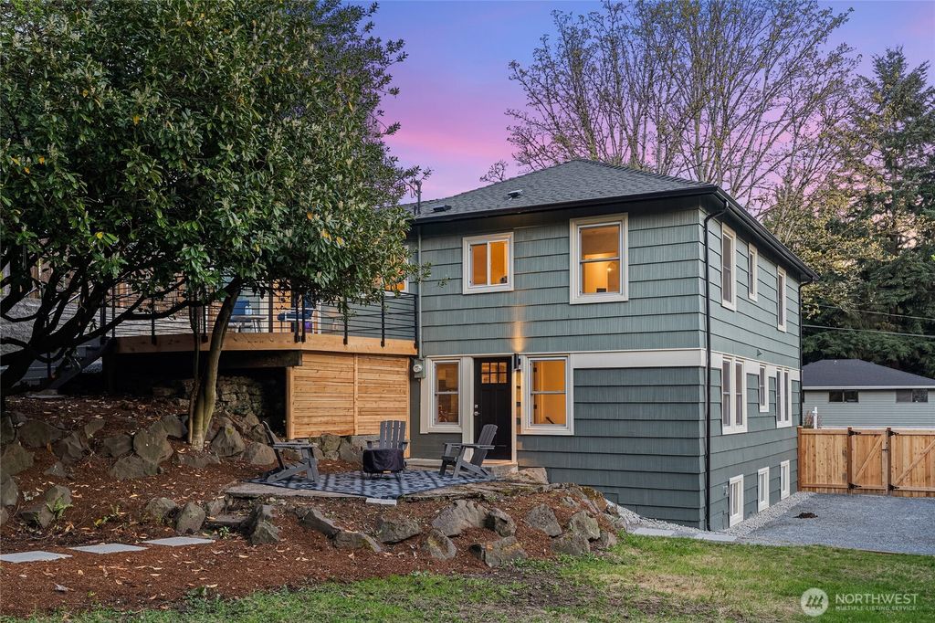 Photo of 1710 NE 104th Street, Lake City, WA 98125 (MLS # 2505381)