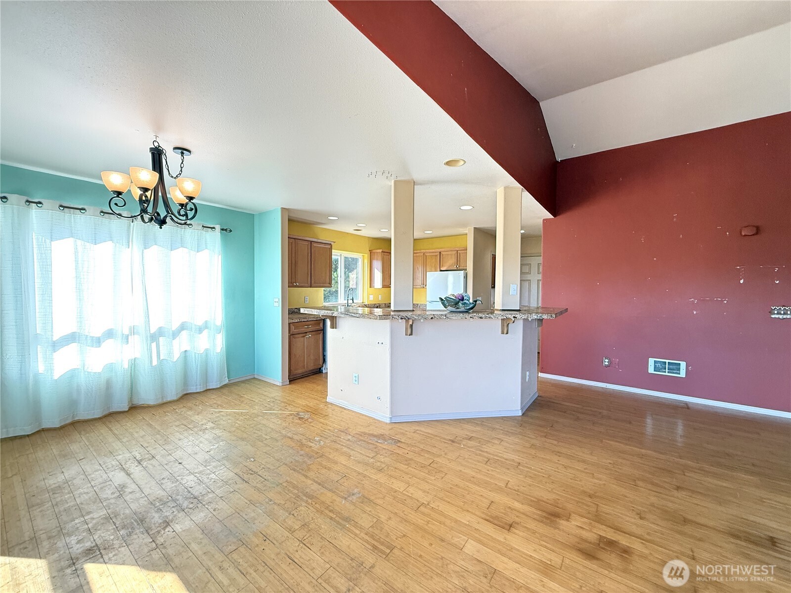 506 Point Brown Avenue NE