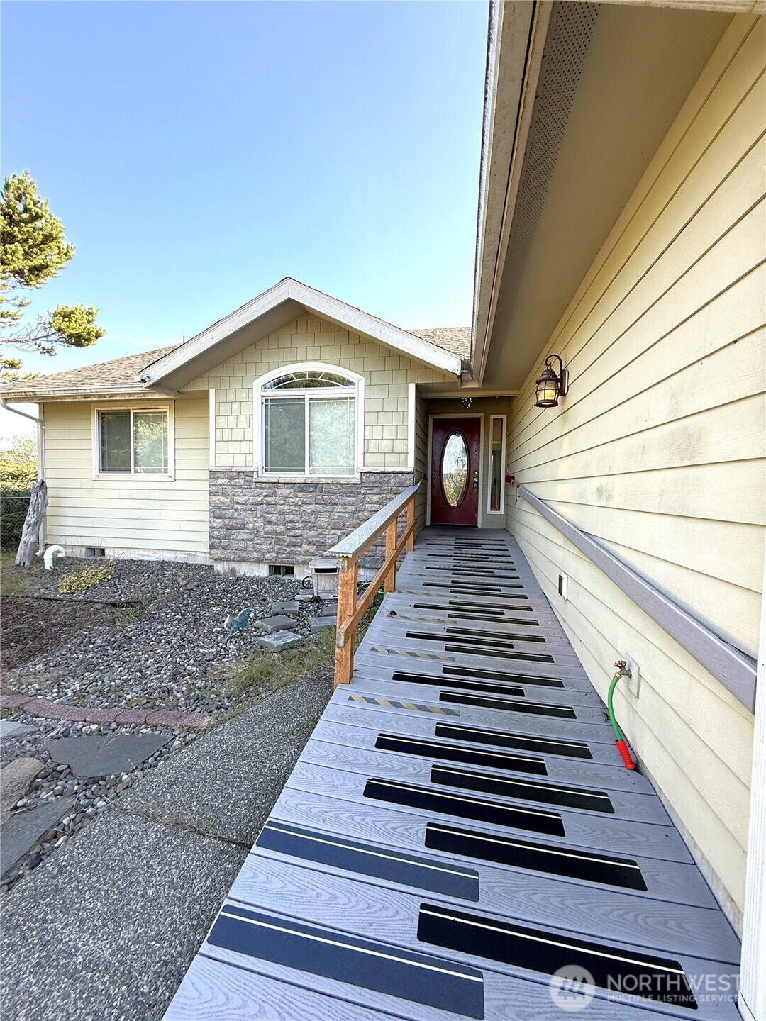 506 Point Brown Avenue NE
