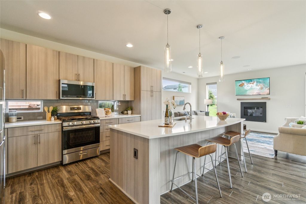 Photo of 15417 12th Avenue W, Lynnwood, WA 98087 (MLS # 2347887)