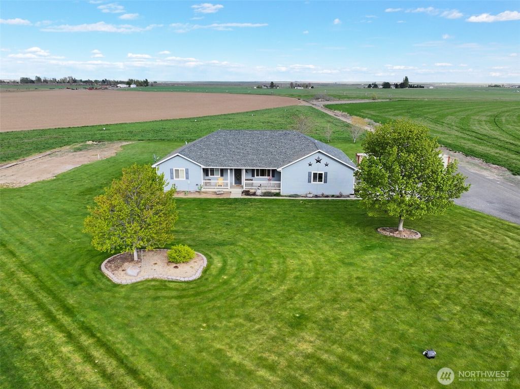 Photo of 12294 Rd. 9.5 NE, Moses Lake, WA 98837 (MLS # 2513845)