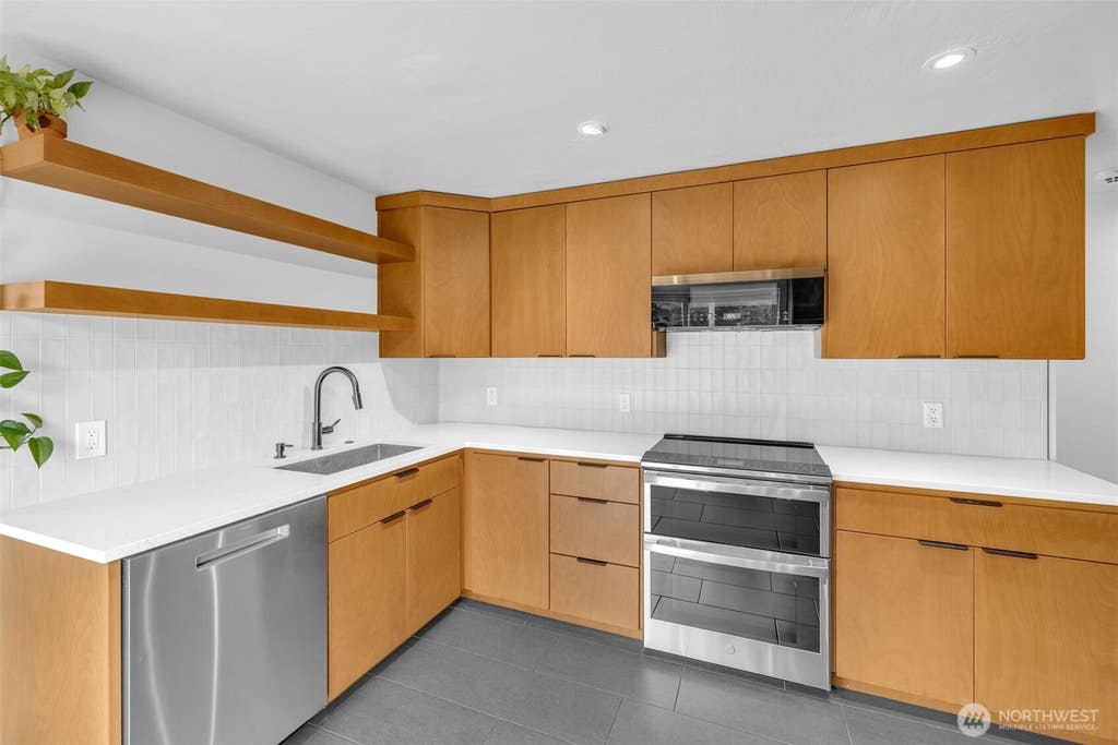 Photo of 9101 tacoma Avenue S, Tacoma, WA 98444 (MLS # 2547018)