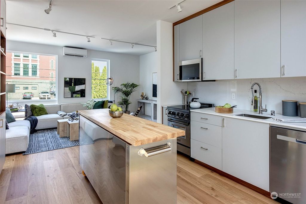 Photo of 1807 E Columbia Street, Seattle, WA 98122 (MLS # 2204236)