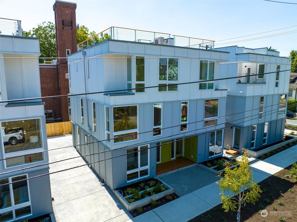 Photo of 1807 E Columbia Street, Seattle, WA 98122 (MLS # 2204236)