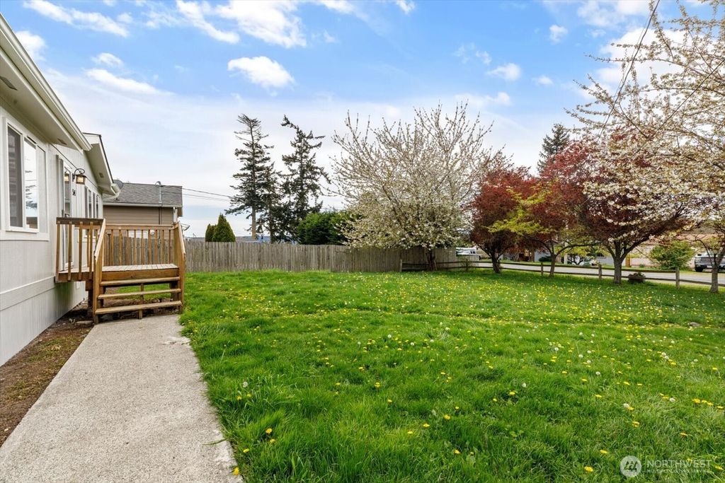 Photo of 954 Shawn Avenue, Oak Harbor, WA 98277 (MLS # 2508115)