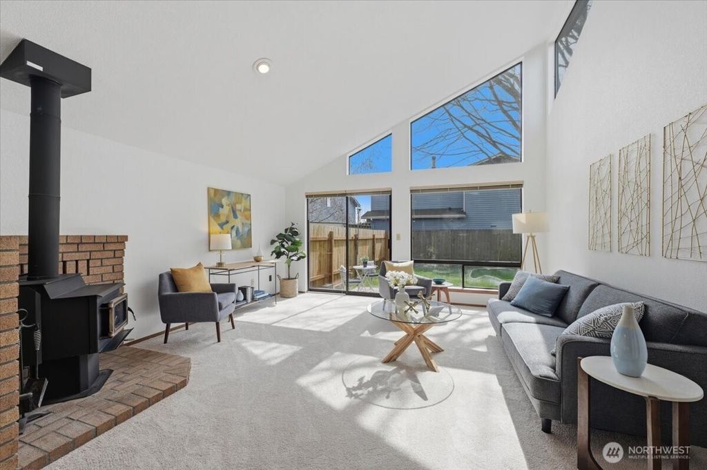 Photo of 124 93rd Street SE, Everett, WA 98208 (MLS # 2496856)