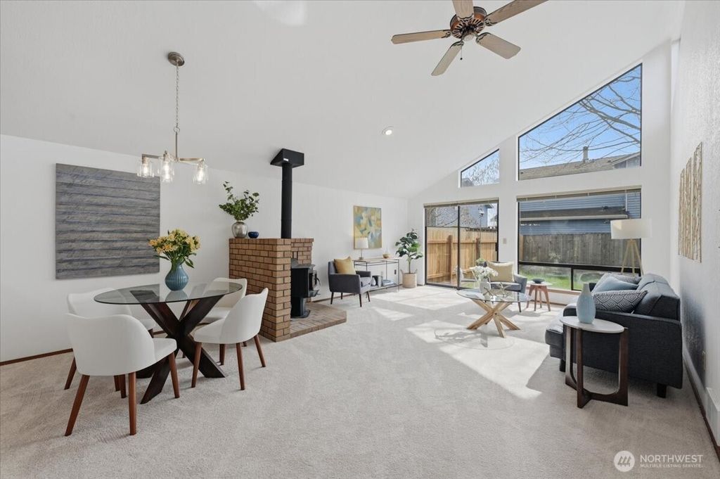 Photo of 124 93rd Street SE, Everett, WA 98208 (MLS # 2496856)