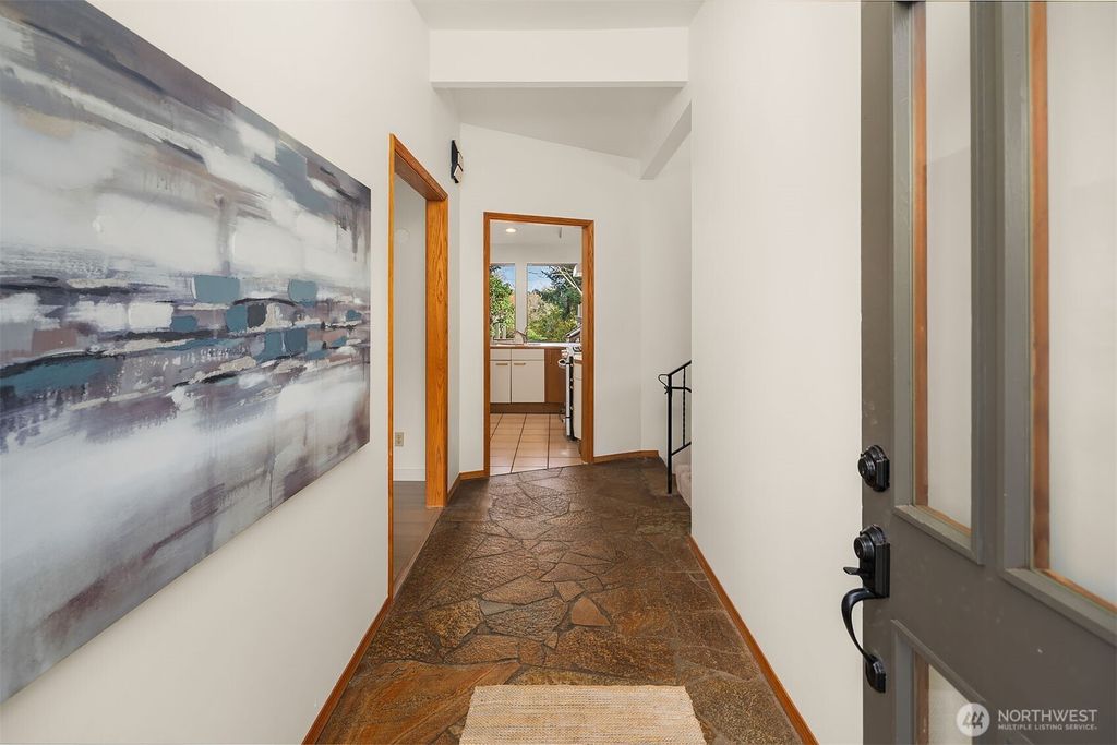 Photo of 1718 128th Avenue SE, Bellevue, WA 98005 (MLS # 2455080)