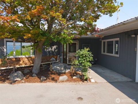Photo of 6 Nulton Lane, Oroville, WA 98844 (MLS # 2566812)