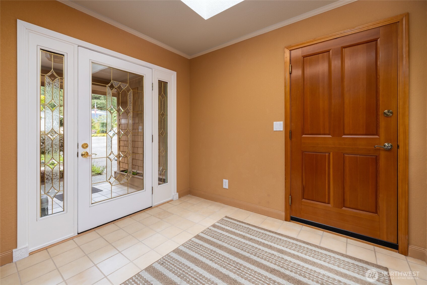 313 Willapa Place