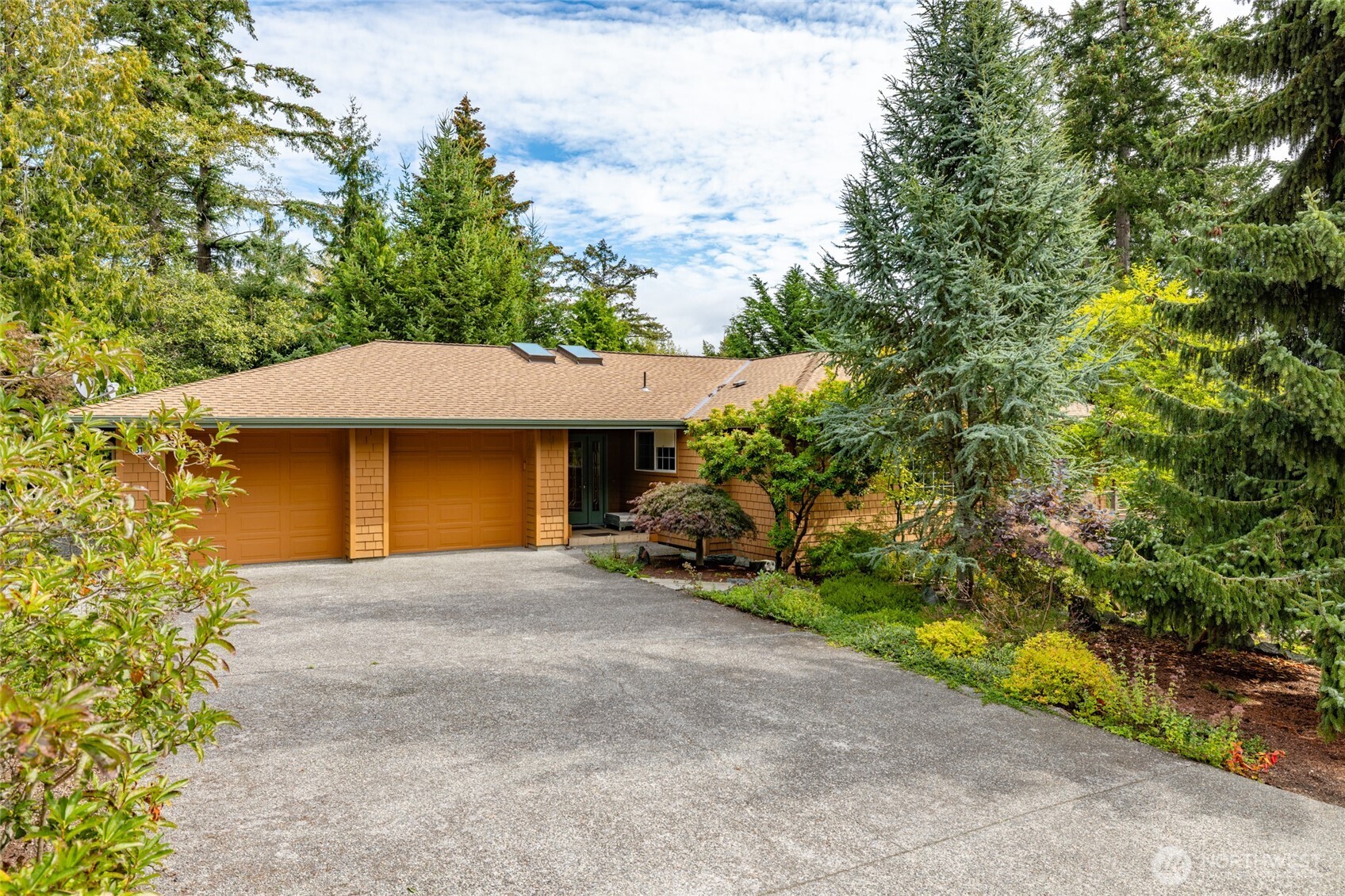 313 Willapa Place