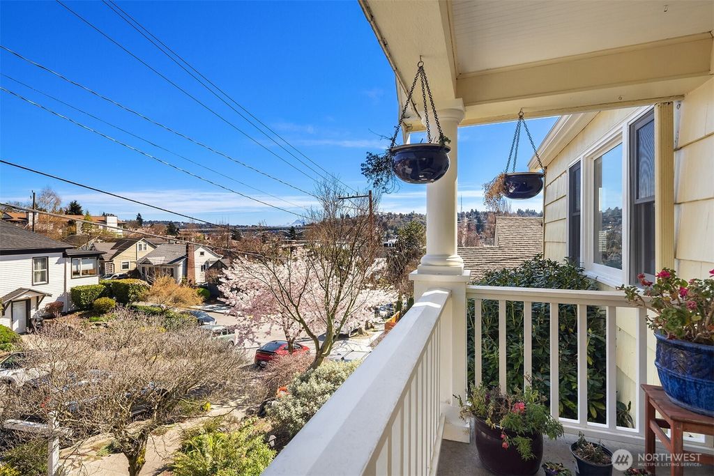 Photo of 3955 Phinney Avenue N, Seattle, WA 98103 (MLS # 2501766)