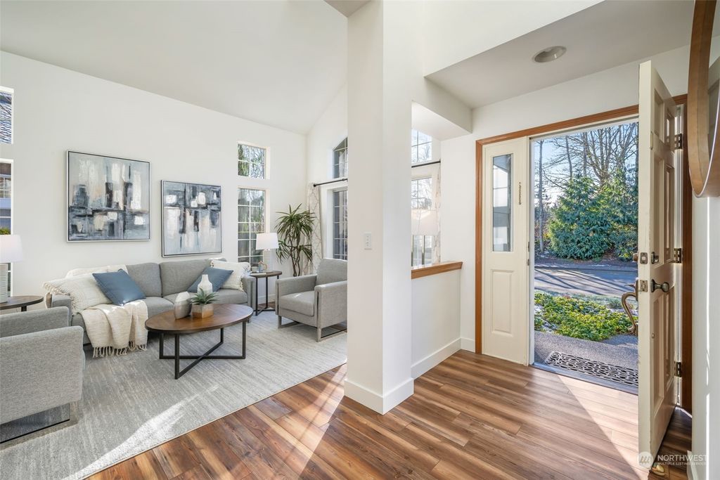 Photo of 703 40th Place, Everett, WA 98201 (MLS # 2189065)