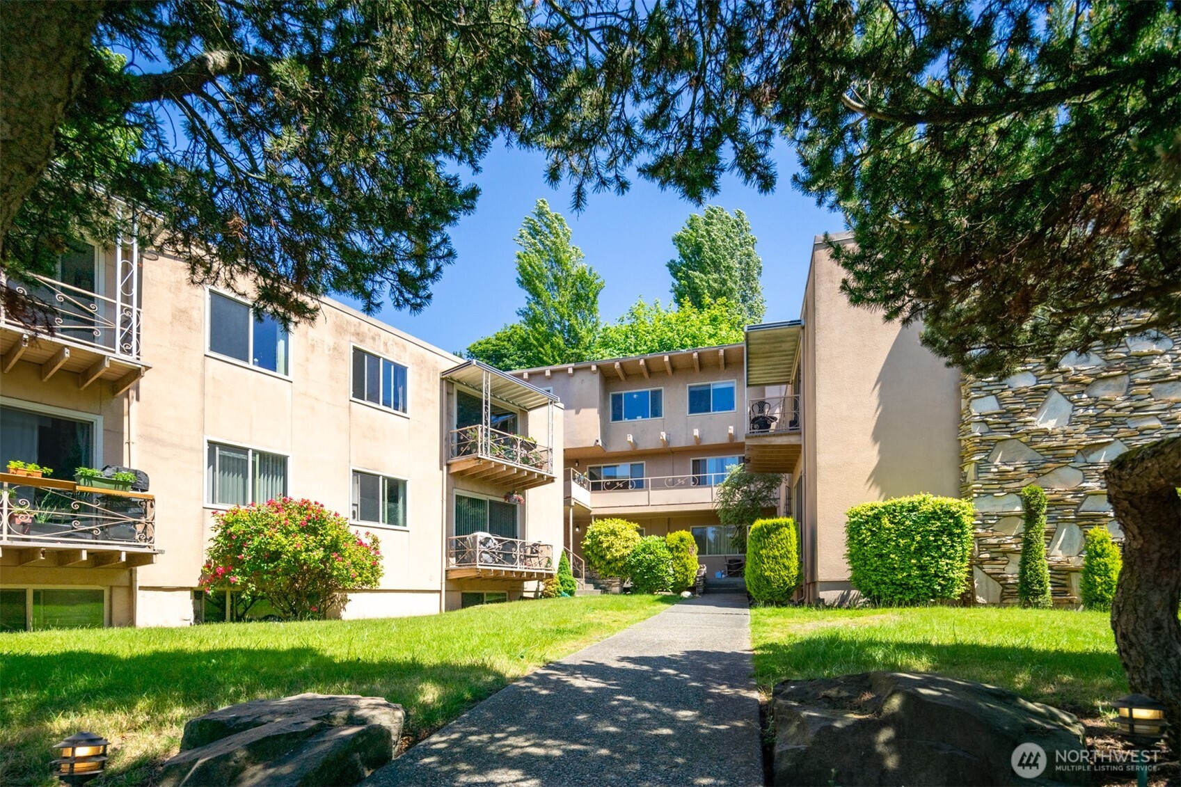2222 Gilman Drive W