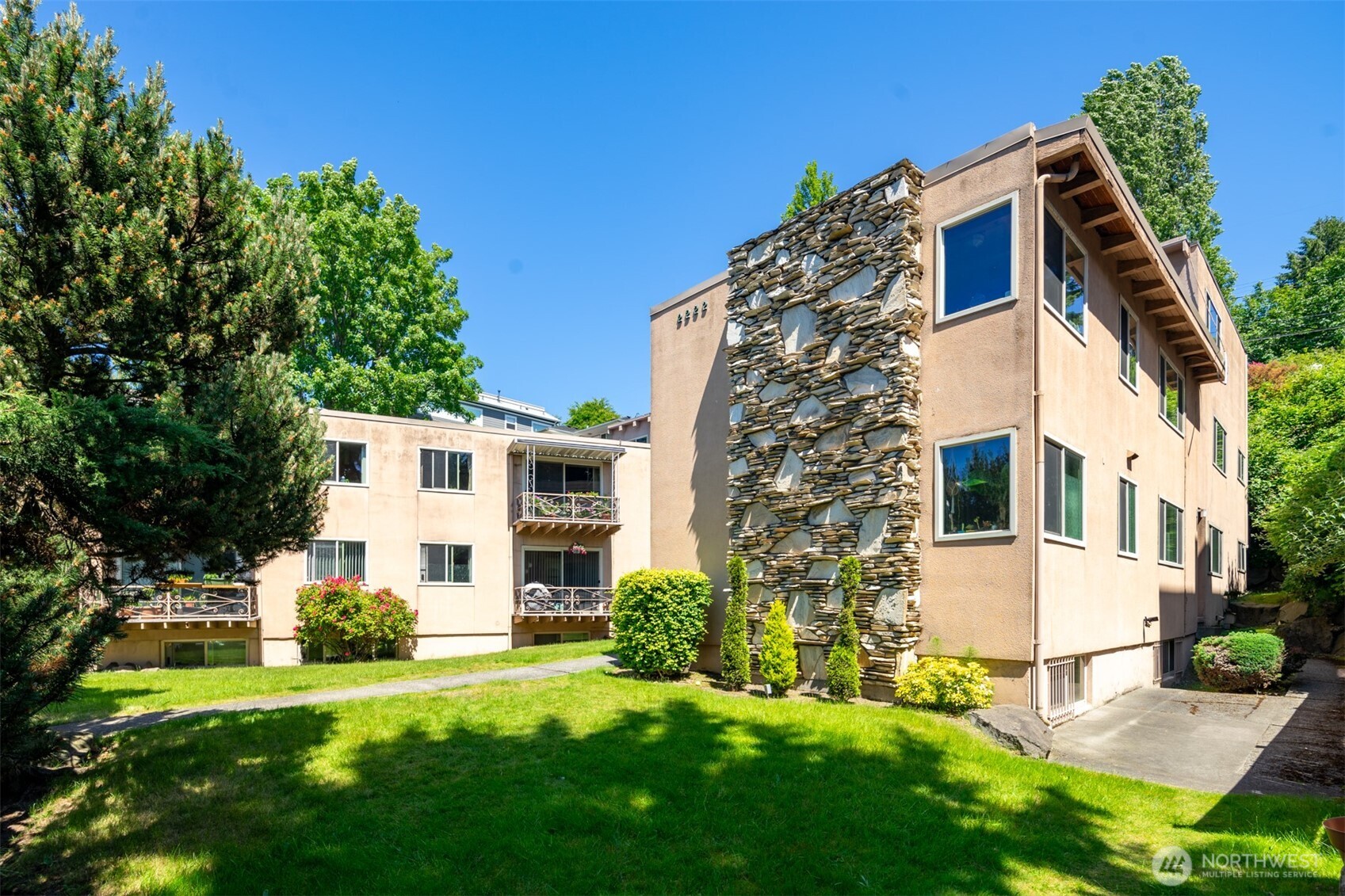 2222 Gilman Drive W