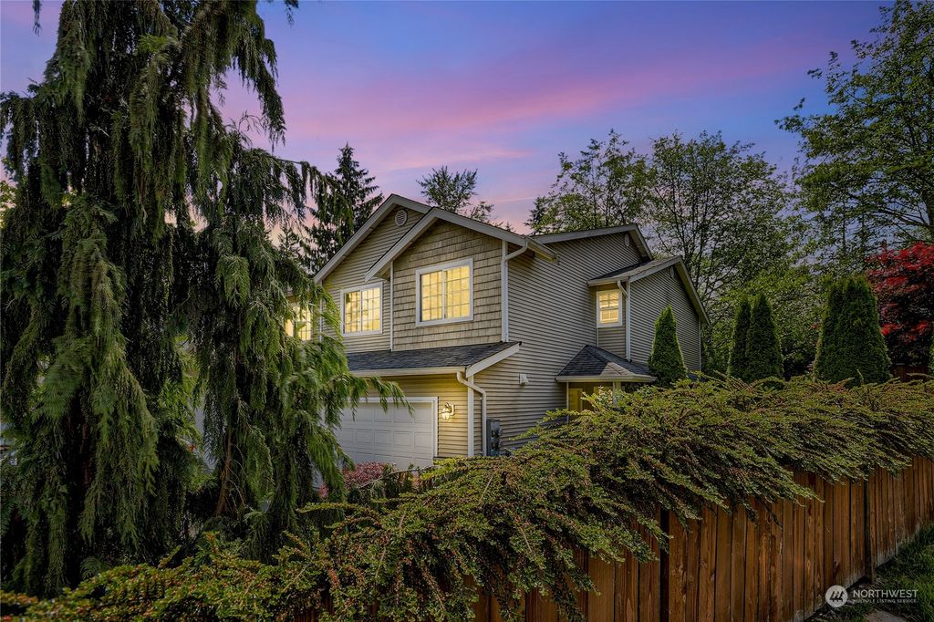 Photo of 14713 Manor Way #B, Lynnwood, WA 98087 (MLS # 2072194)