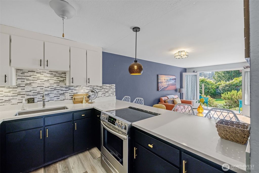 Photo of 19230 15th Avenue NE #B3, Shoreline, WA 98155 (MLS # 2436104)