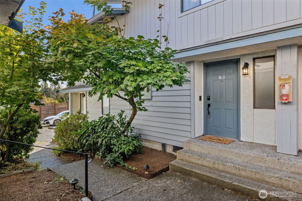 Photo of 19230 15th Avenue NE #B3, Shoreline, WA 98155 (MLS # 2436104)