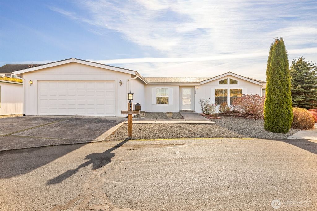 Photo of 507 N 7th Avenue, Sequim, WA 98382 (MLS # 2458482)