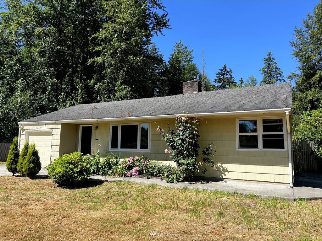 Photo of 18727 73rd Avenue NE, Kenmore, WA 98028 (MLS # 1969078)