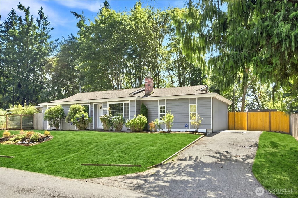 Photo of 21205 NE 60th Place, Redmond, WA 98053 (MLS # 2579846)