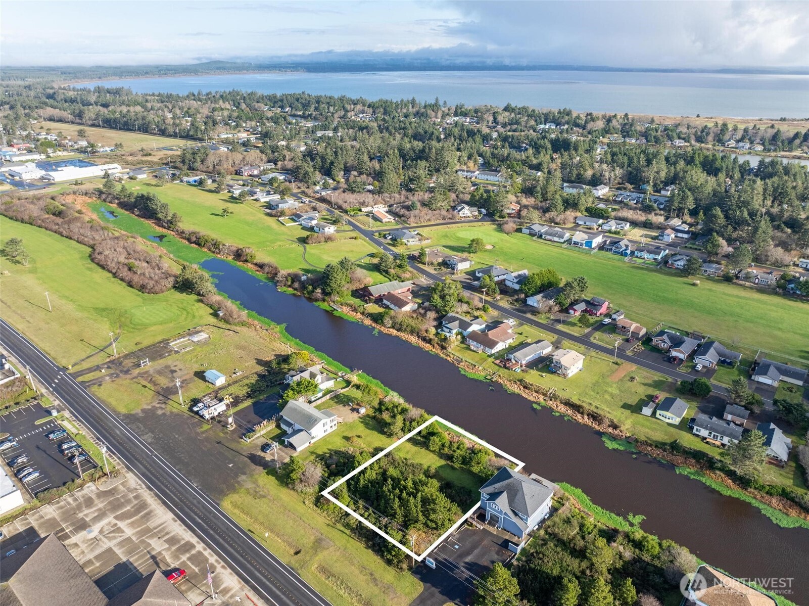 564 & 568 Point Brown Avenue NE