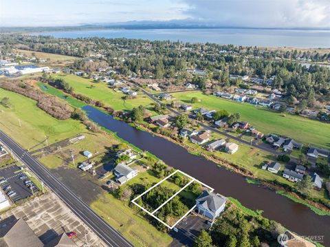 564 & 568 Point Brown Avenue NE Ocean Shores WA 98569