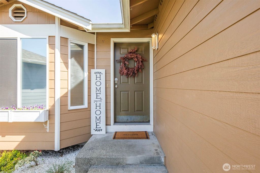 Photo of 17523 27th Avenue NE, Marysville, WA 98271 (MLS # 2361209)