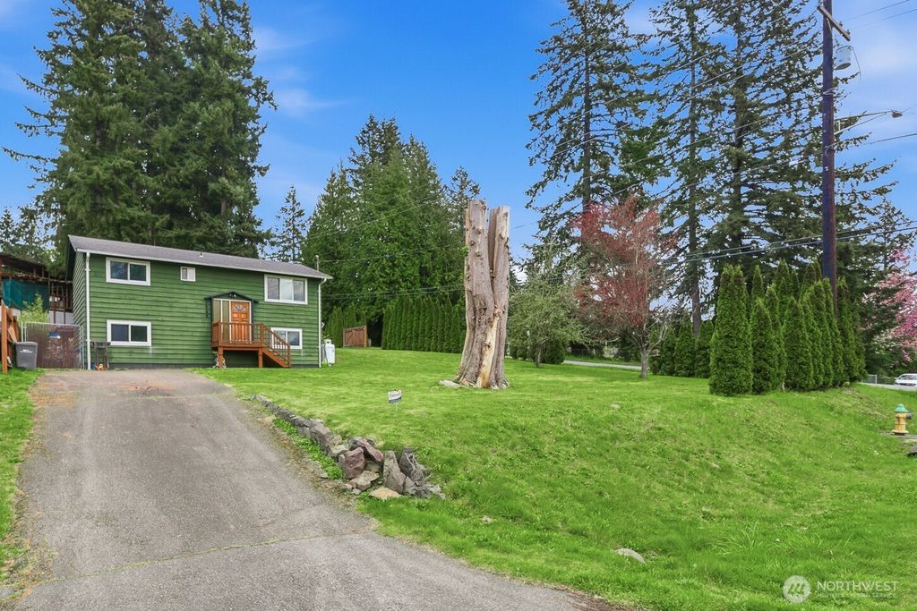 Photo of 1925 107th Drive SE, Lake Stevens, WA 98258 (MLS # 2464817)