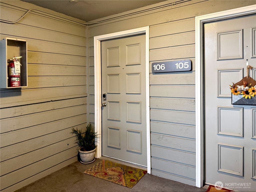 Photo of 22215 6th Avenue S #106, Des Moines, WA 98198 (MLS # 2457326)