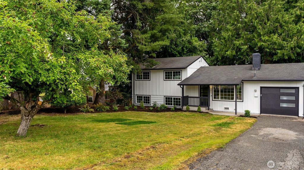 Photo of 17615 33RD Place W, Lynnwood, WA 98037 (MLS # 2400511)