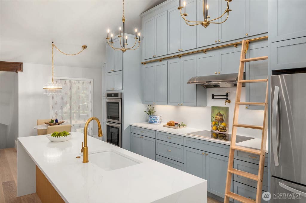 Photo of 1518 NE 140th Street #C6, Seattle, WA 98125 (MLS # 2574997)