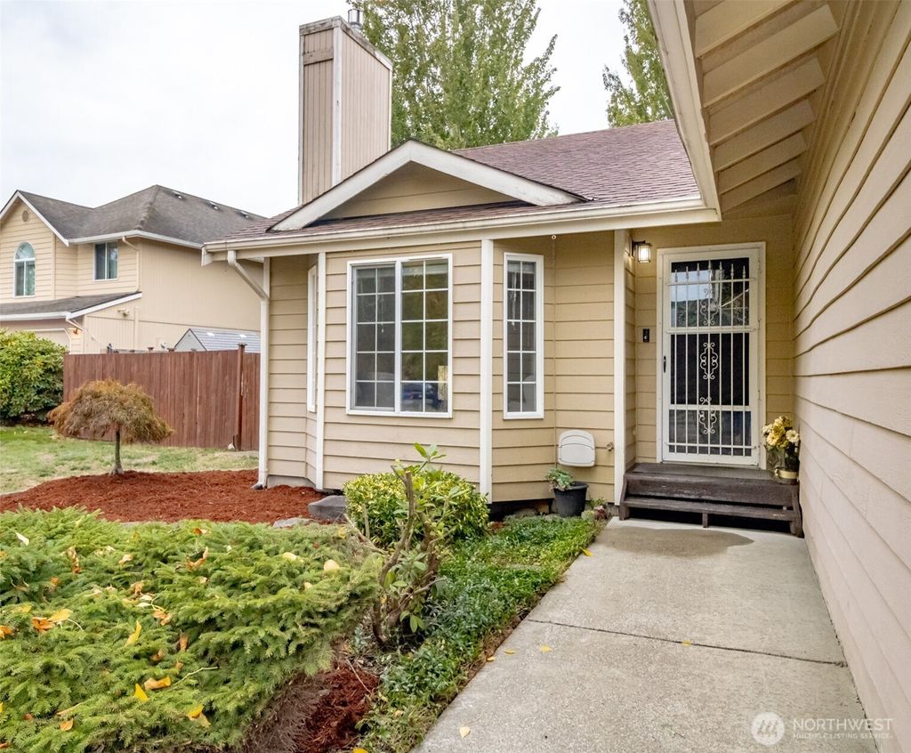 Photo of 2410 19th Street Pl SE, Puyallup, WA 98374 (MLS # 2443383)