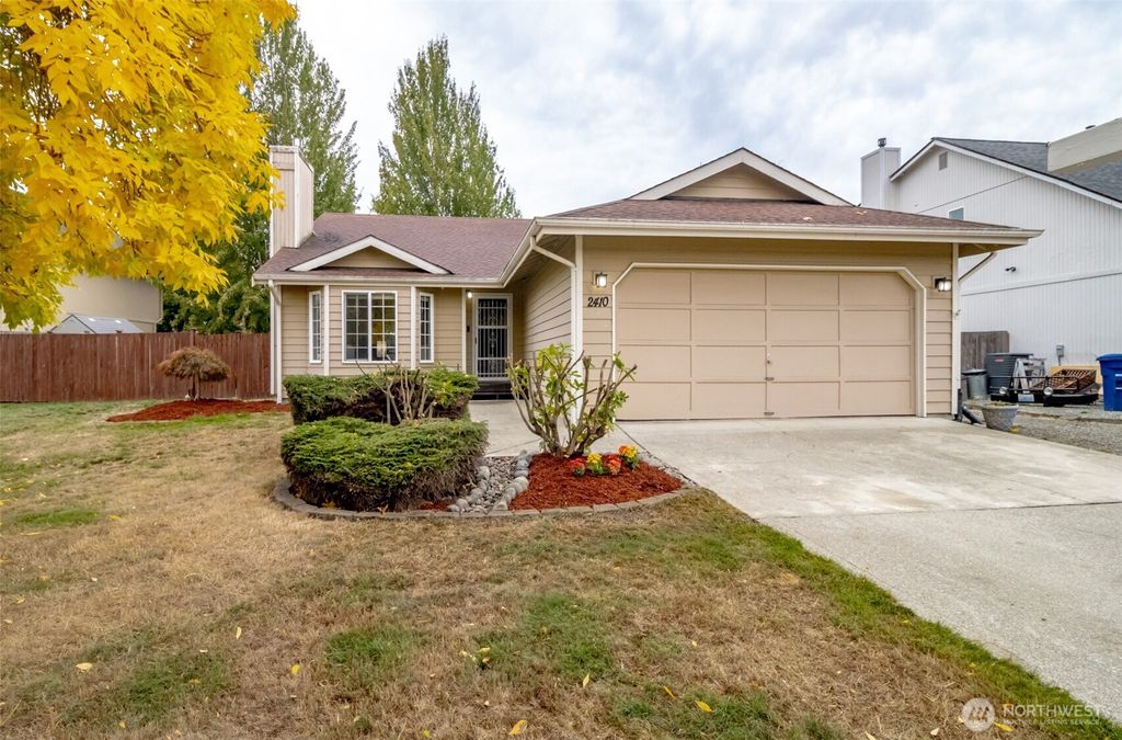 Photo of 2410 19th Street Pl SE, Puyallup, WA 98374 (MLS # 2443383)