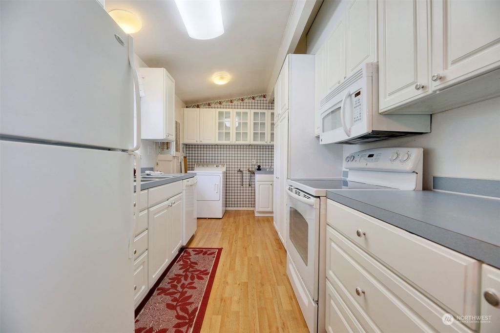 Photo of 225 76th Street SW, Everett, WA 98203 (MLS # 2278954)