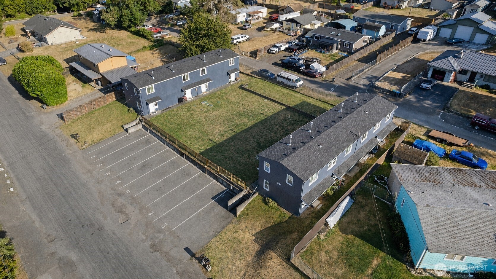 2821 NE Center Street 1-8