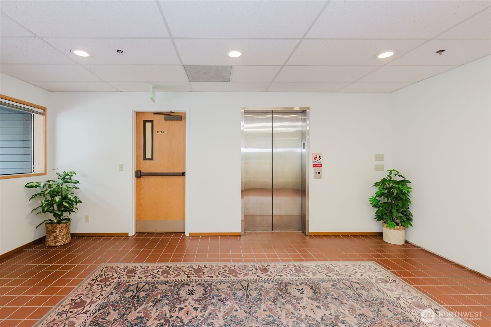 1040 NE Hostmark Street