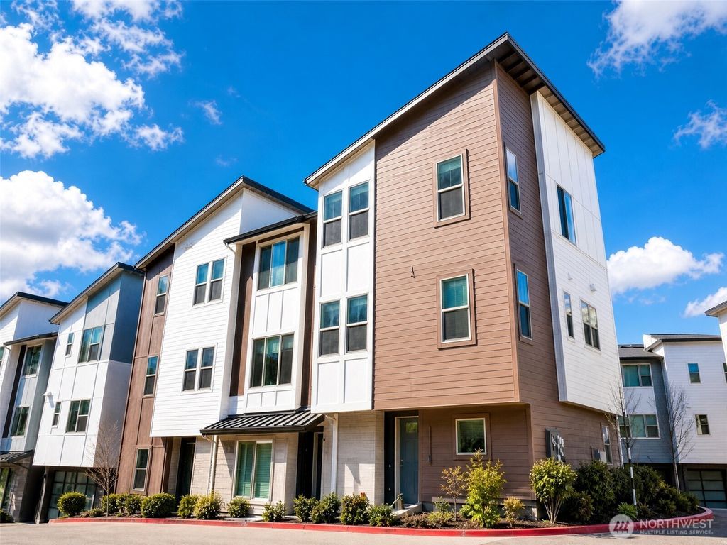 Photo of 13657 SE 67th Lane, Newcastle, WA 98059 (MLS # 2520908)